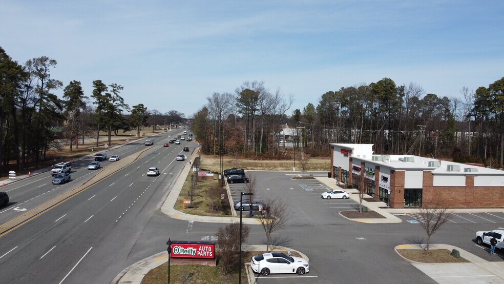 More Photos Of 7721 Brook Rd, Richmond Storefront For Lease