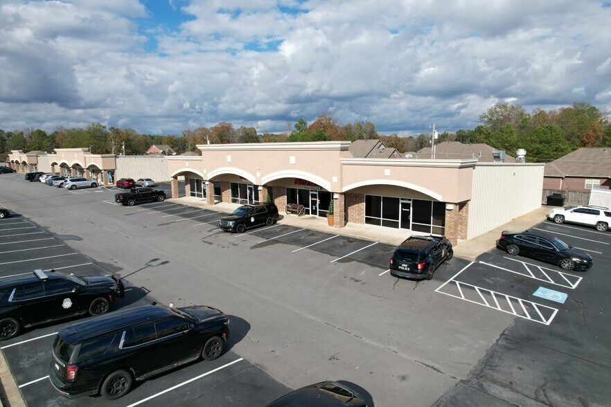 More Photos Of 7400-7403 Dollarway Rd, White Hall Unknown For Lease