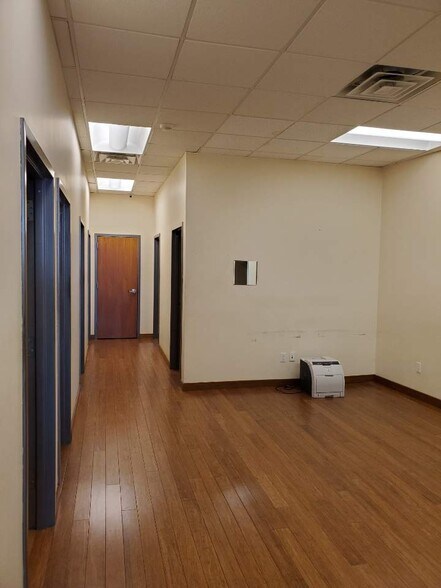 More Photos Of 41-06 Bell Blvd, Flushing Storefront Retail Office For Lease