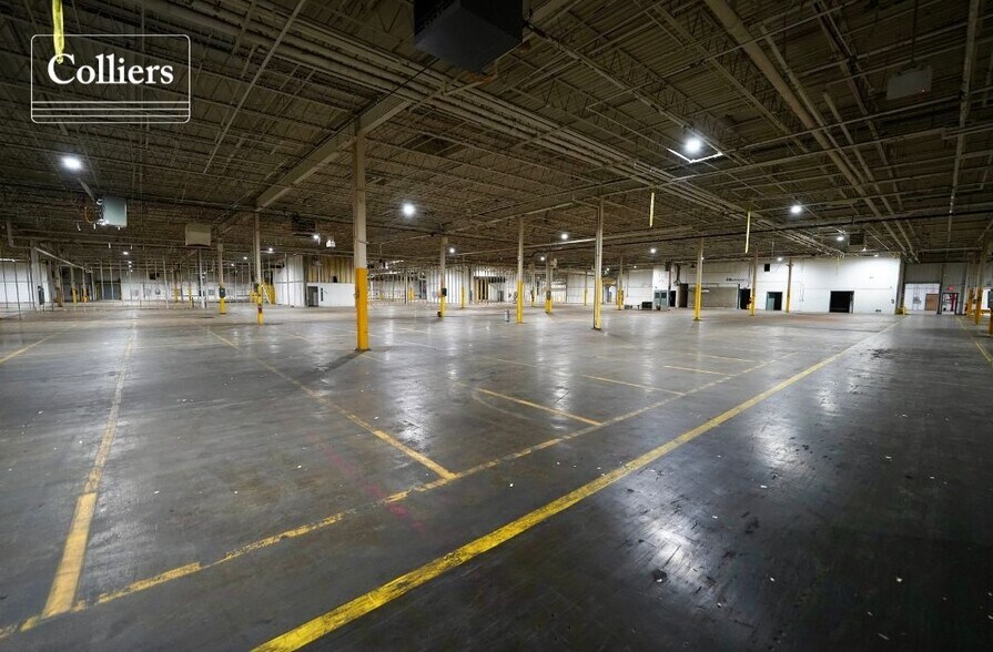 More Photos Of 1315 N 13th St, Rogers Manufacturing For Lease