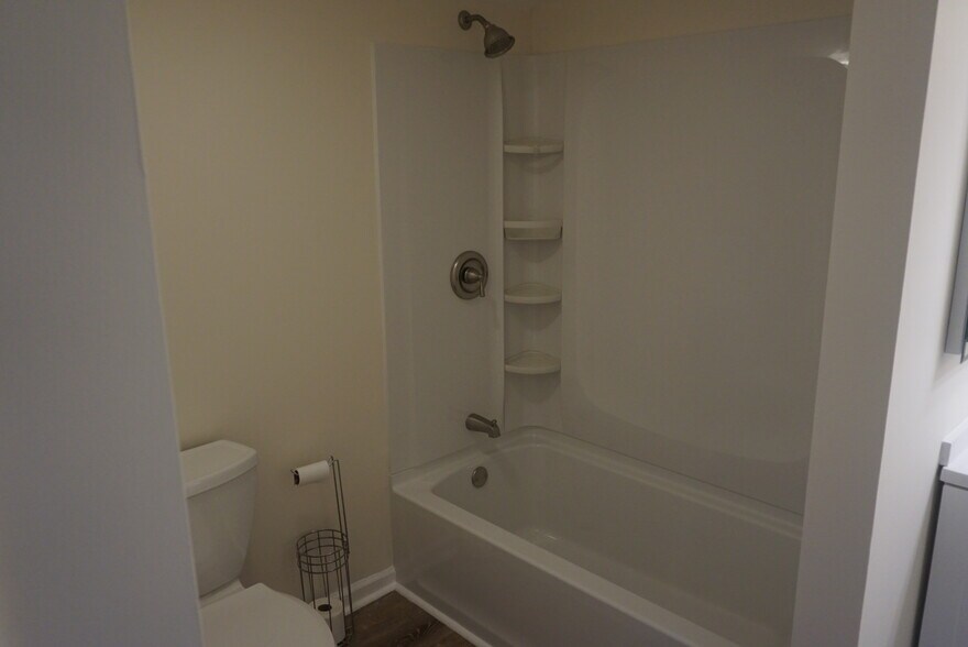 More Photos Of 3328 Huntingdon Pike, Huntingdon Valley Service For Sale