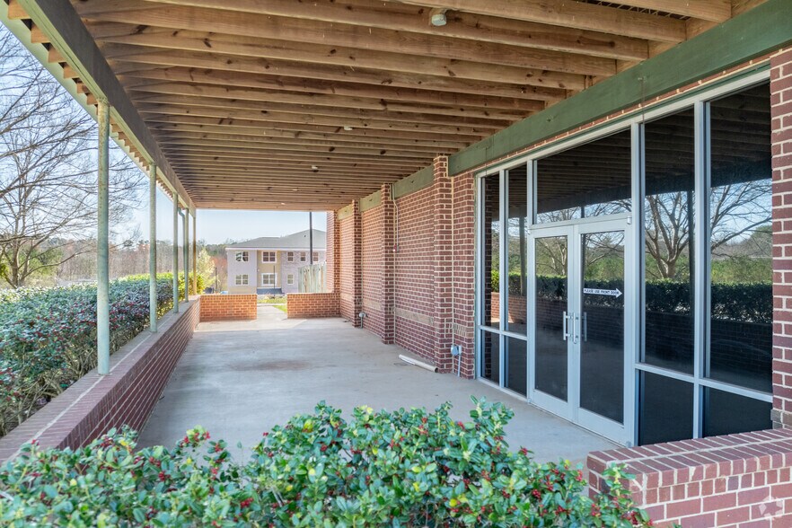 More Photos Of 1601-1611 McDonough Pl, McDonough Storefront For Lease