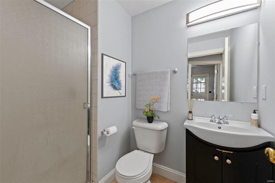 More Photos Of 757 Syracuse Ave, Saint Louis Apartments For Sale