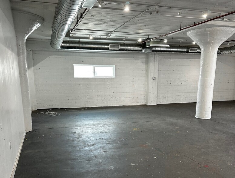 More Photos Of 1922 E 7th Pl, Los Angeles Light Manufacturing For Lease