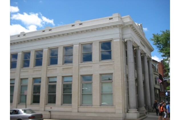 More Photos Of 1 W Main St, Somerville Freestanding For Lease