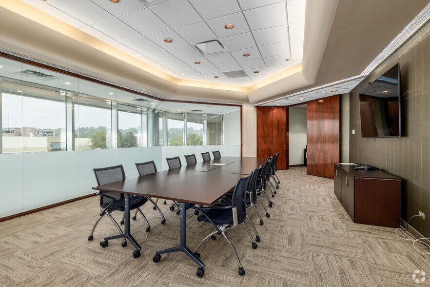 More Photos Of 400 S Colorado Blvd, Denver Office For Lease