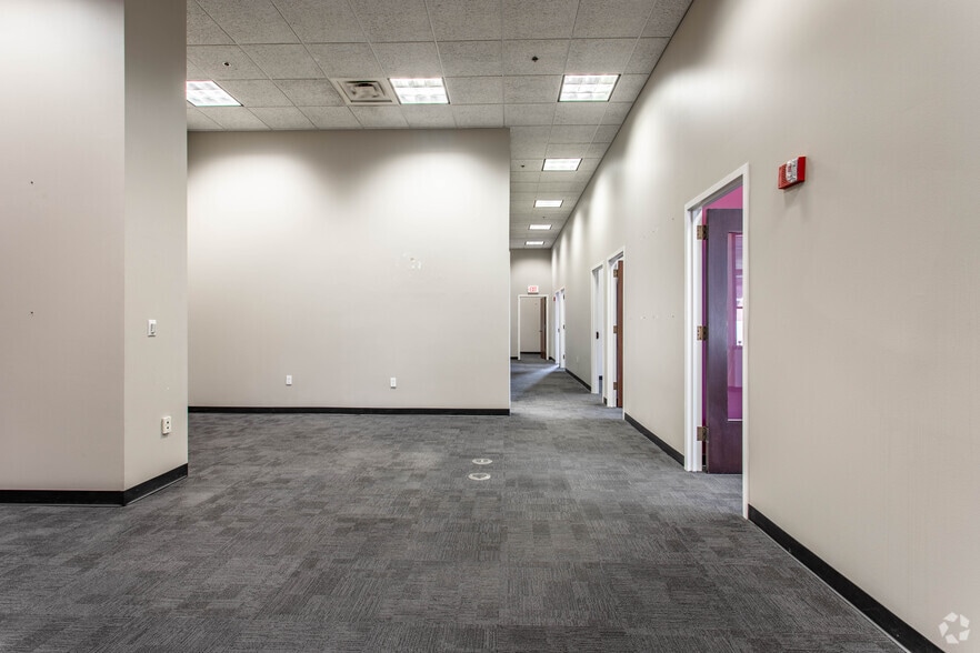 More Photos Of 3 Easton Oval, Columbus Office For Sale