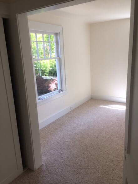 More Photos Of 1302 N 49th St, Seattle Apartments For Sale