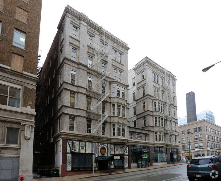 More Photos Of 759-763 N Milwaukee St, Milwaukee Office For Lease
