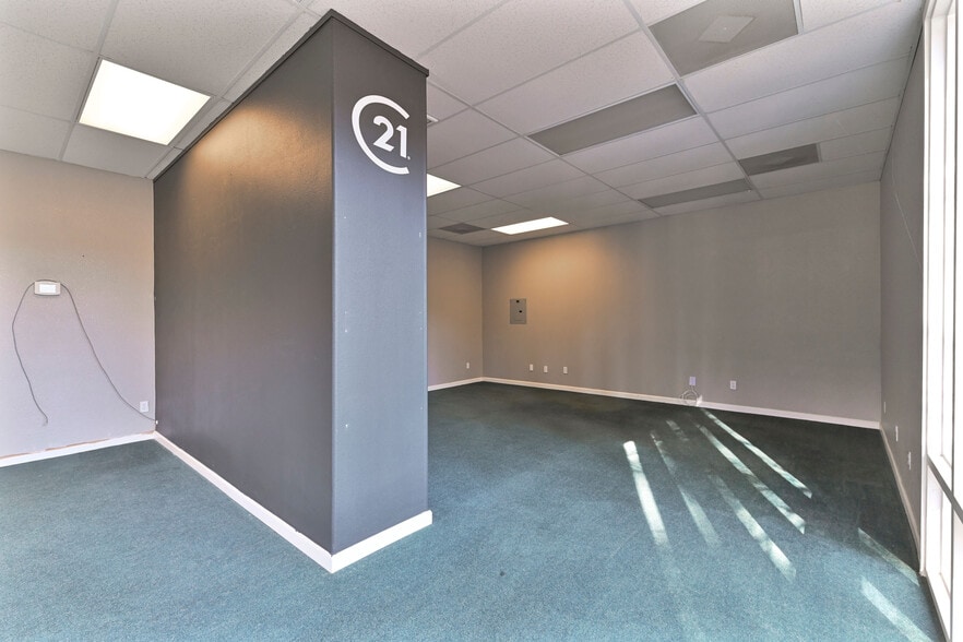 More Photos Of 1111 Dunbar Rd, Arnold Office For Sale