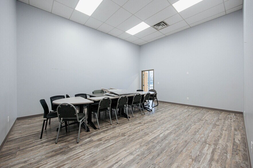 More Photos Of 4011 E Main St, Columbus Freestanding For Lease