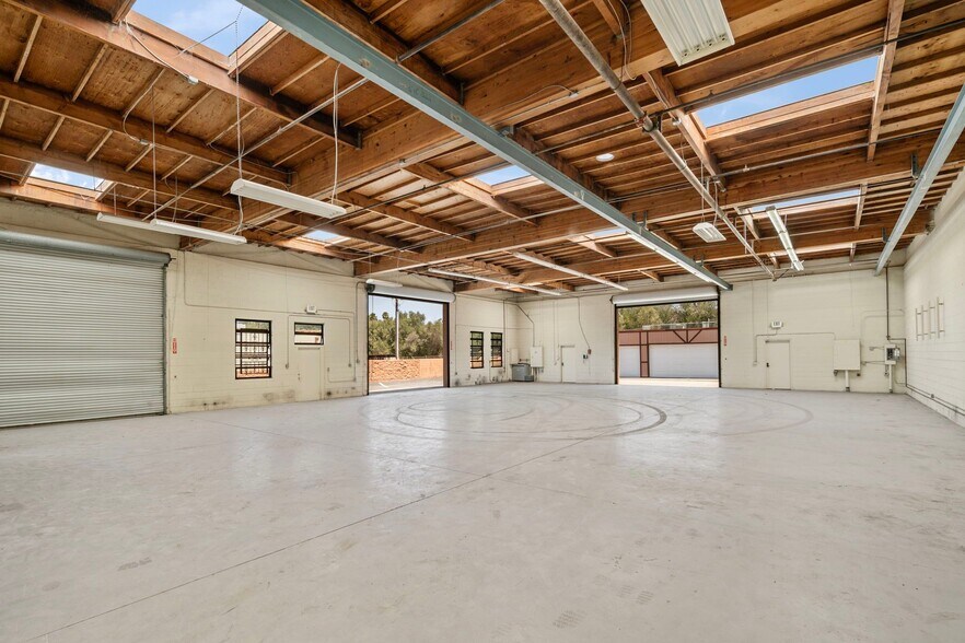 More Photos Of 501 Industrial Way, Fallbrook Manufacturing For Lease