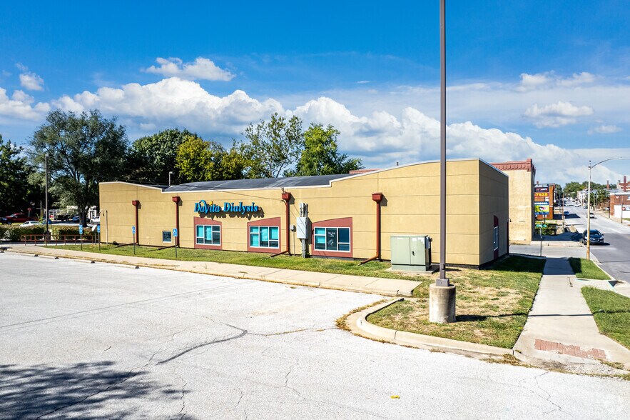 More Photos Of 501 Oak St, Leavenworth Medical For Lease