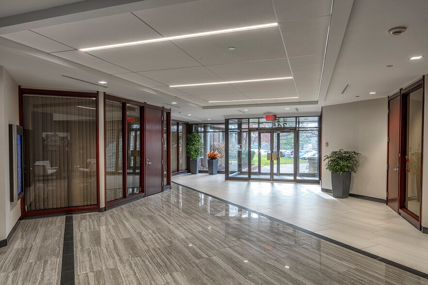 More Photos Of 295 Woodcliff Dr, Fairport Unknown For Lease