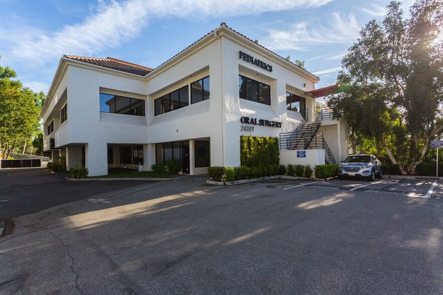 More Photos Of 24013 Ventura Blvd, Calabasas Medical For Lease