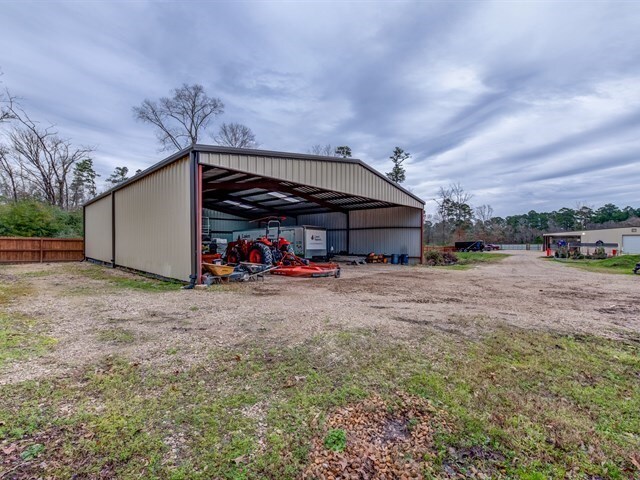 More Photos Of 4304 College Dr, Lufkin Office For Sale