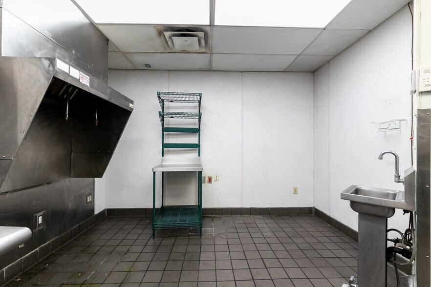 More Photos Of 1433 E Route 66, Glendora Unknown For Lease