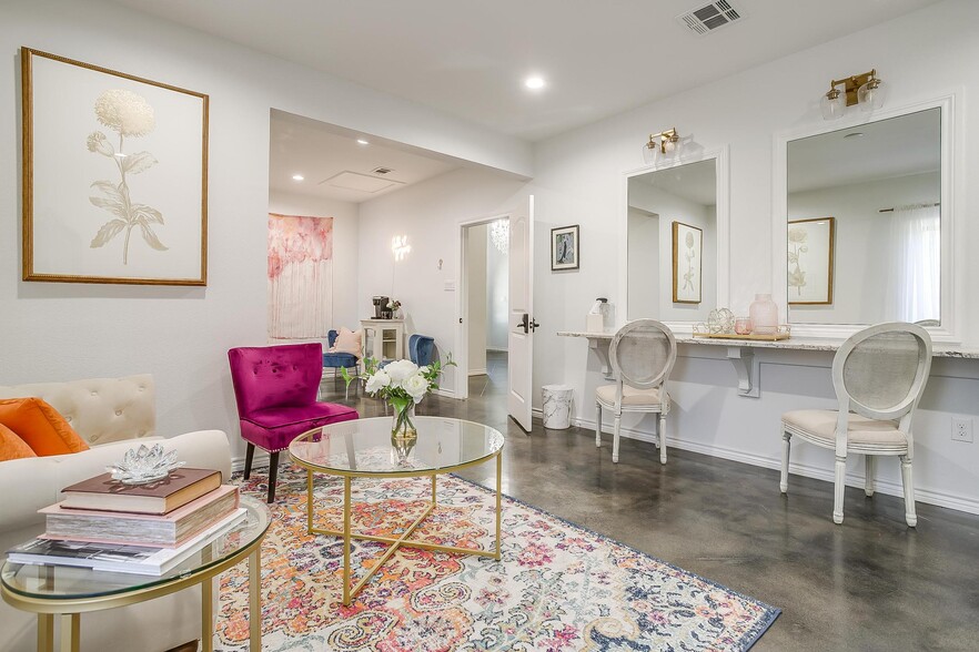 More Photos Of 1524 S Broadway St, Joshua Lodge Meeting Hall For Lease