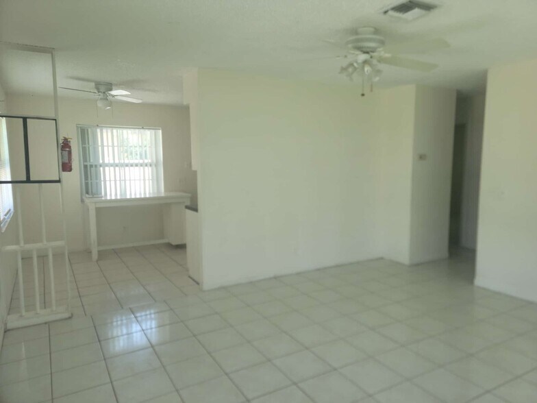 More Photos Of 138-140 NE 1st Ct, Dania Beach Specialty For Sale