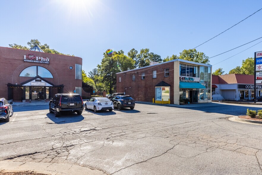 More Photos Of 5145 Buford Hwy NE, Doraville Freestanding For Lease