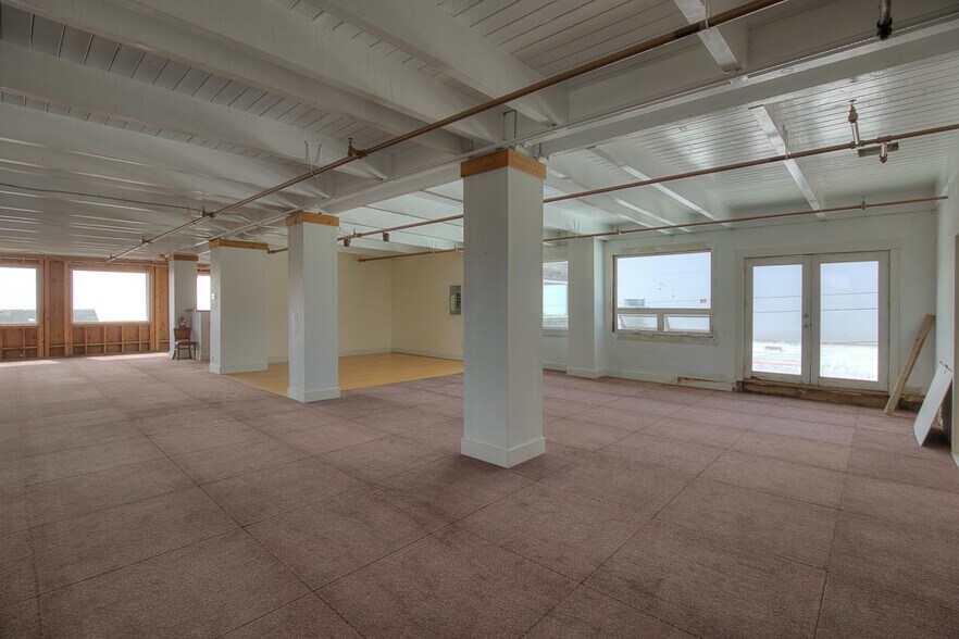 More Photos Of 61 Main St, Pacific Beach Restaurant For Sale