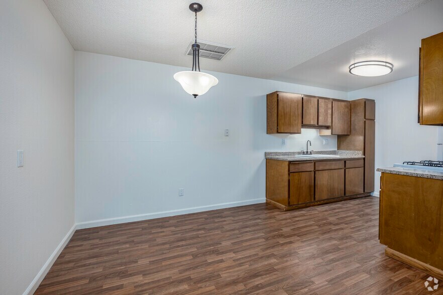 More Photos Of 6546 Auburn Blvd, Citrus Heights Apartments For Sale