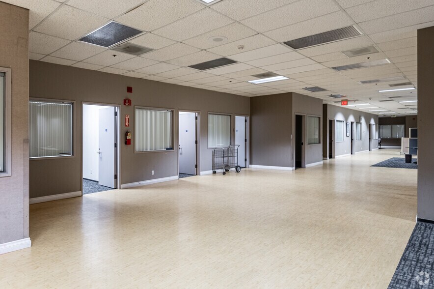 More Photos Of 625 N Grand Ave, Santa Ana Office For Sale