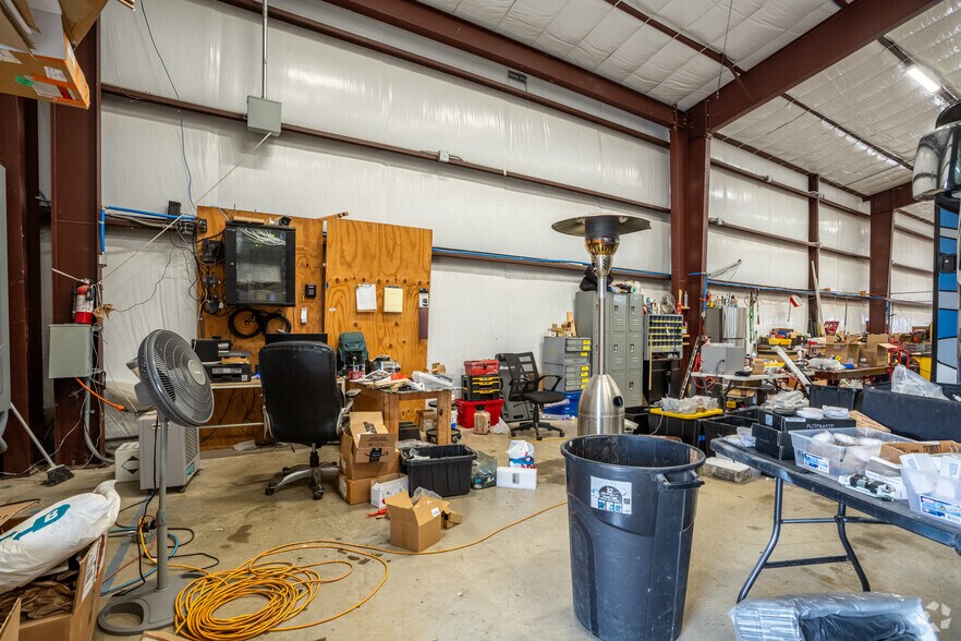 More Photos Of 10777 Highway 183 S, Austin Warehouse For Lease