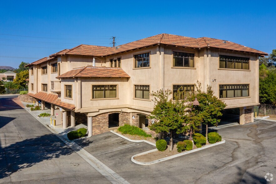 More Photos Of 28348 Roadside Dr, Agoura Hills Office For Lease