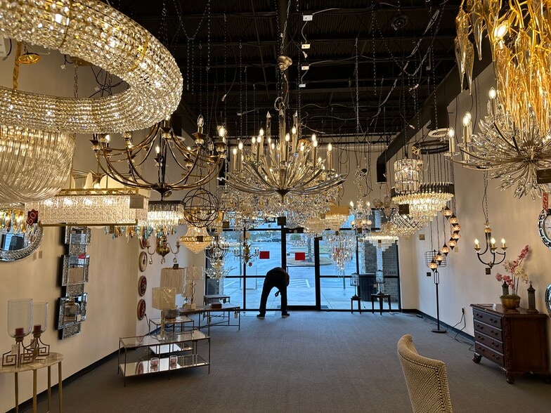 More Photos Of 631 Main St, Alpharetta Unknown For Lease