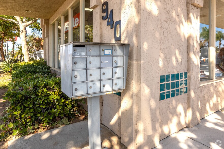 More Photos Of 940 E Valley Pky, Escondido General Retail For Lease