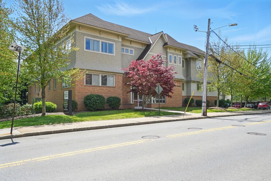 More Photos Of 91 Washington St, Taunton Medical For Lease