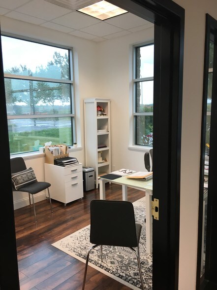 More Photos Of 6520-6542 S 118th St, Omaha Light Distribution For Lease