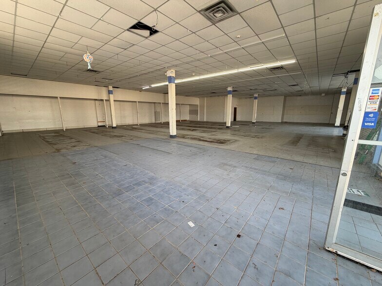 More Photos Of 3320 Hillside Ave, New Hyde Park Unknown For Lease