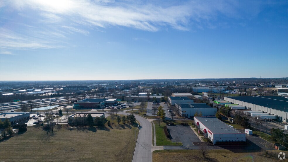 More Photos Of 1667-1679 Gateway Cir, Grove City Flex For Lease