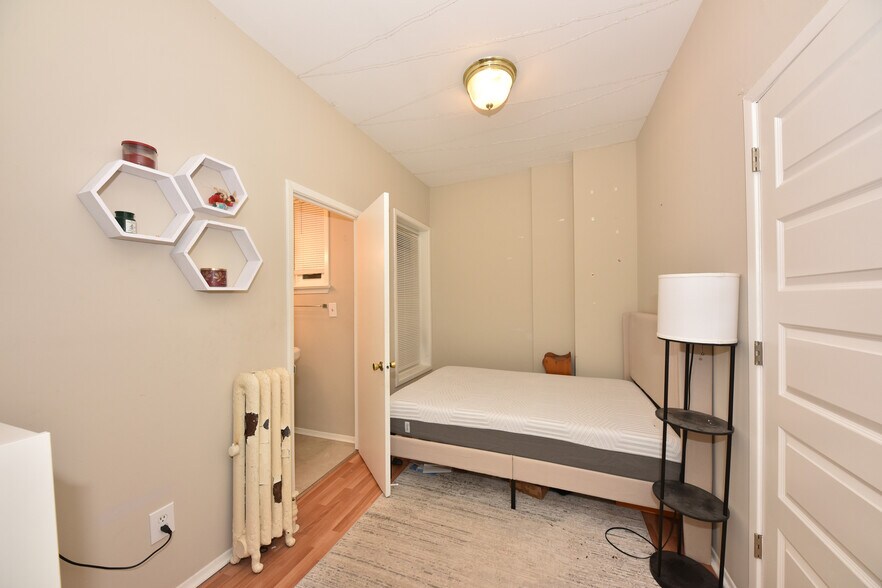 More Photos Of 1816 E Kane Pl, Milwaukee Apartments For Sale