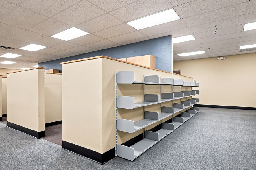 More Photos Of 2701 Crimson Canyon Dr, Las Vegas Light Manufacturing For Sale