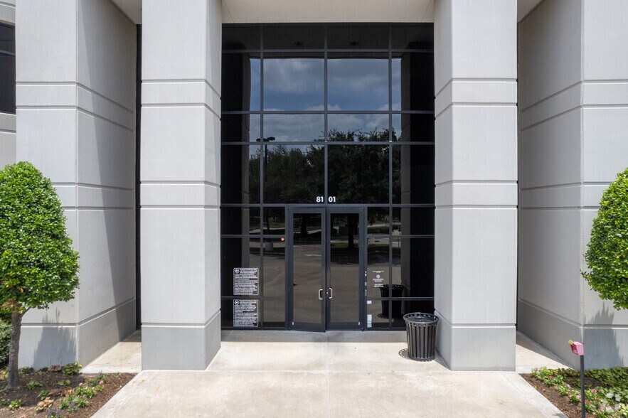 More Photos Of 8101 W Sam Houston Pky S, Houston Office For Sale