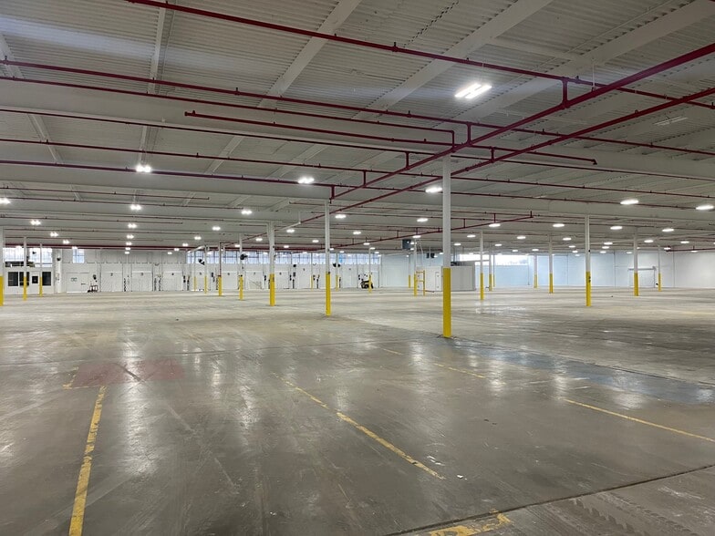 More Photos Of 402 Royal Rd, Michigan City Manufacturing For Lease