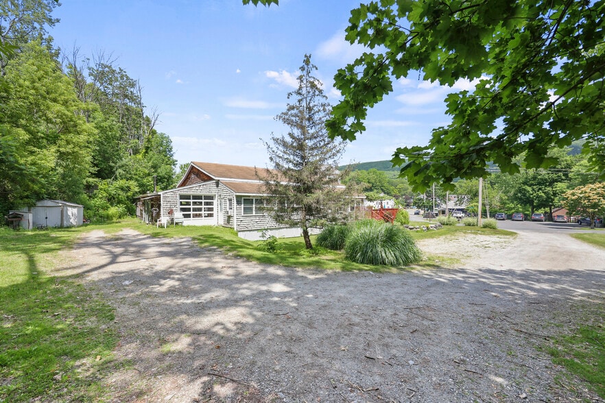 More Photos Of 8 Center St, West Stockbridge Restaurant For Sale