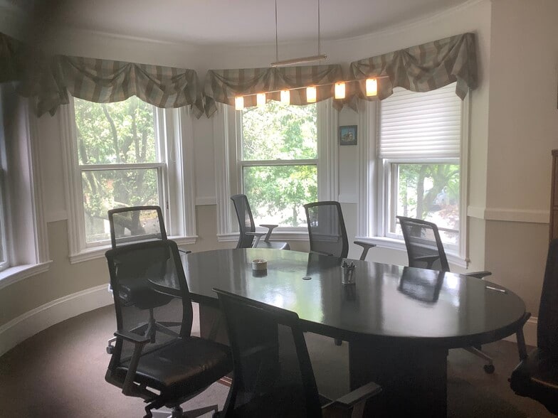 More Photos Of 1583 Beacon St, Brookline Office For Sale
