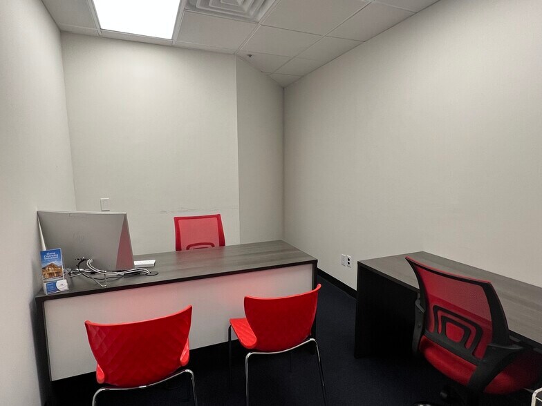 More Photos Of 255 Executive Dr, Plainview Medical For Lease