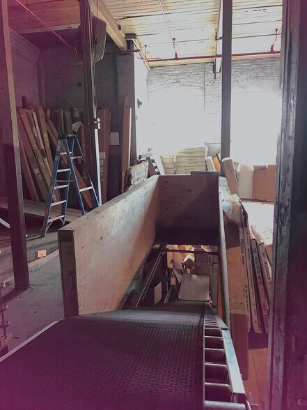More Photos Of 2-6 Lister Ave, Newark Warehouse For Lease