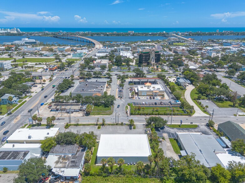 More Photos Of 122 S Segrave St, Daytona Beach Office For Lease