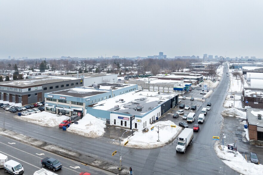 More Photos Of 1462-1464 Rue Cunard, Laval Warehouse For Lease