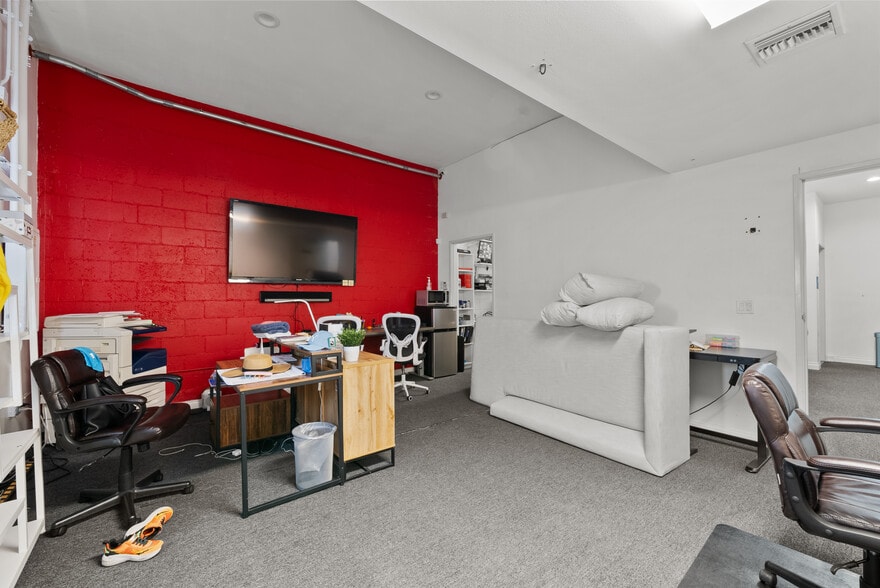 More Photos Of 5142-5144 Lankershim Blvd, North Hollywood Storefront For Sale