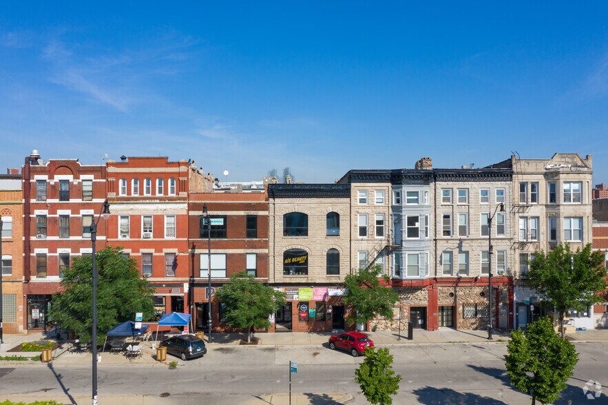 More Photos Of 1860-1862 S Blue Island Ave, Chicago Storefront Retail Office For Lease