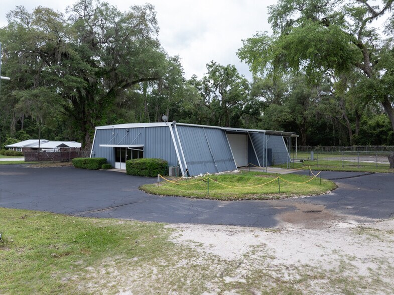 More Photos Of 2832 S Main Blvd, Lake City Auto Repair For Sale