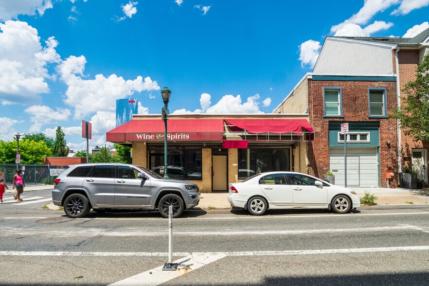 More Photos Of 2429 South St, Philadelphia Storefront For Sale