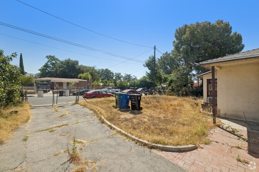 More Photos Of 11523 Sproule Ave, Pacoima Land For Sale